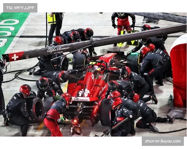 卡塔尔站一练在夜间条件下进行 车队收集数据应对正赛挑战